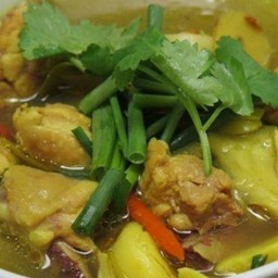 ไก่บ้านต้มขมิ้น