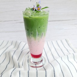 STRAWBERRY MATCHA