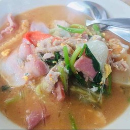 ร้านอาหารหน้าโรงบาลท่าฉลอม