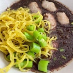 ปุ้มปุ้ยก๋วยเตี๋ยวเรือ