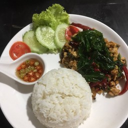 ข้าวกระเพราพริกแห้งหมูสับ(ไม่ใส่ผักทุกชนิด)
