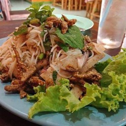 ยำขนมจีนใส่หมูยอ