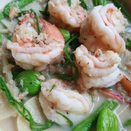 ต้มกะทิกุ้งผักรวม