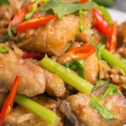 ปลากะพงผัดเกี้ยมฉ่าย