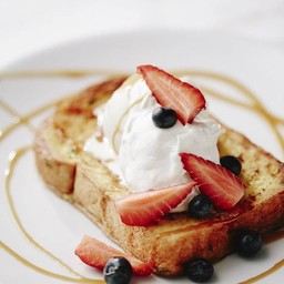 French Toast with Mixed Fruits (ไม่มีไอศกรีม)