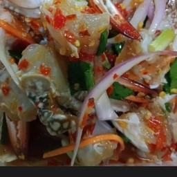 ยำเหลาปูม้าสด