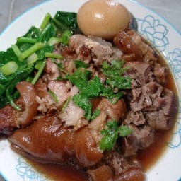 ข้าวขาหมูยันหว่างByภู_ภูมิ
