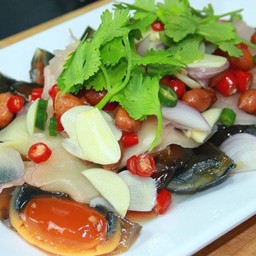 ยำไข่เยี่ยวม้า