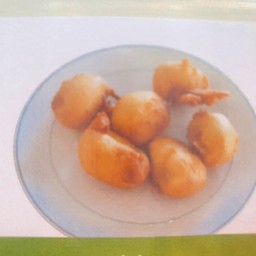 สับปะรดชุบแป้งทอด