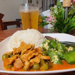 ข้าวแกงปักษ์ใต้ เจ๊รา และ อาหารตามสั่ง