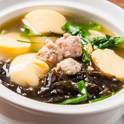 (กับข้าว)แกงจืดสาหร่าย เต้าหูหมูสับ