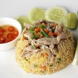 ข้าวผัดแหนม