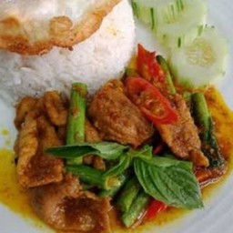 เครื่องแกงราดข้าว