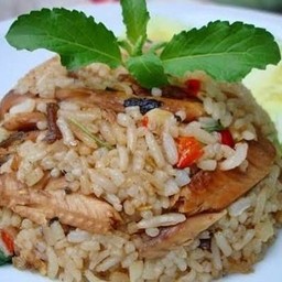 ข้าวผัดปลาสลิด