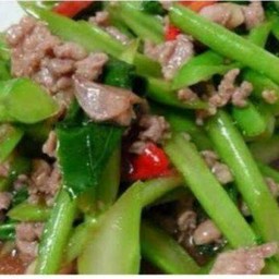 ผัดคะน้าหมู