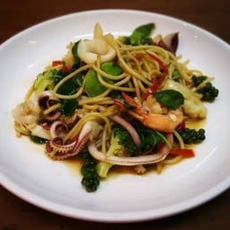 สปาเก็ตตีผัดขี้เมา ทะเล