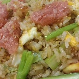 ข้าวผัดแหนม,หมู