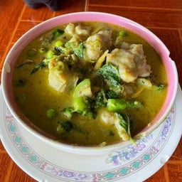 แกงเขียวหวานลูกชิ้นปลากราย