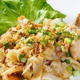 ก๋วยเตี๋ยวคั่วไก่