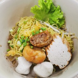 ก๋วยเตี๋ยวปลาโอชากัญ ถนนข้าวหลาม