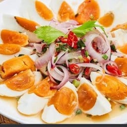 ยำไข่เค็ม