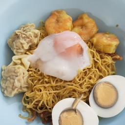 เปิ้ลบะหมี่เกี๊ยว