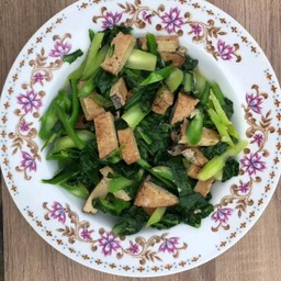 ข้าว ผัดคะน้าเต้าหู้
