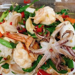 ข้าวกะเพรารวมมิตร