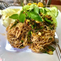 แม่ทม ลูกชิ้นหมูกระสัง ถนนสุรินทร์-สังขะ