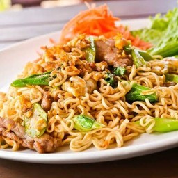 ผัดไทหอยทอดพ่วงข้าง
