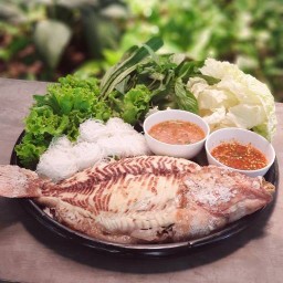 ตี๋ปลาเผาวัดกระจับพินิจ