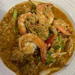 ผัดผงกระหรี่ (กับข้าว)