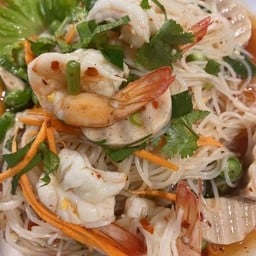 ยำขนมจีนกุ้งสุก