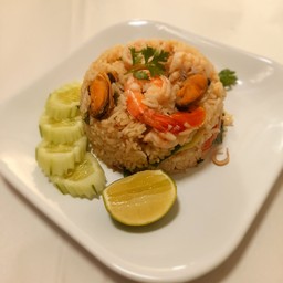 ข้าวผัดโป๊ะแตก