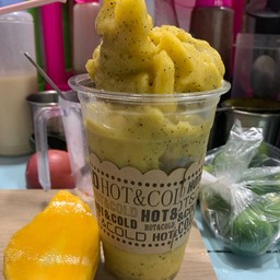 เสาวรสมะม่วงปั่นสมูทตี้