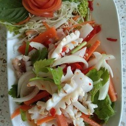 ยำปลาหมึก