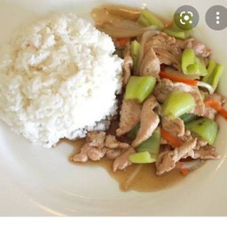 ผัดพริกหยวกราดข้าว