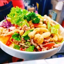 ยำเห็ดกรอบหมูสับ