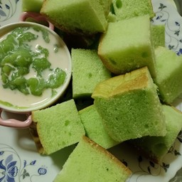 ขนมปังนึ่งสังขยาใบเตย