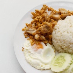 ข้าวราด หมูทอดกระเทียม