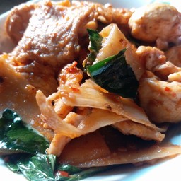 แกงไก่คั่วหน่อไม้