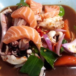 แซลมอนสดมากๆ แต่อยากกินคู่กับปลาหมึก จัดมารัวๆ แซ่บนัวๆ