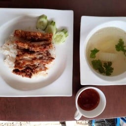 ข้าวมันไก่ ณ.เก้า