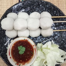 ลูกชิ้นปลาทอด