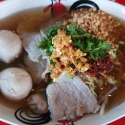 ก๋วยเตี๋ยวเรือ ยกซดทางลอดดอนแก้ว แม่ริม