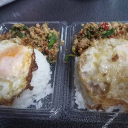 กะเพราหมูสับ+ไข่ดาว3กล่อง