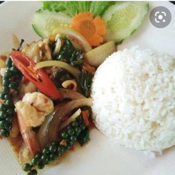 ผัดขี้เมาราดข้าว