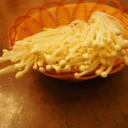 เห็ดเข็มทอง