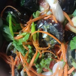 ยำไข่เยี่ยวม้า