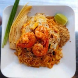 ผัดไทยยายแอ๋วมีหอยทอดด้วยค่ะ